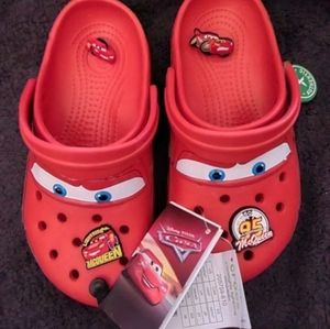 W7 Lighting McQueen crocs with 4 charms.